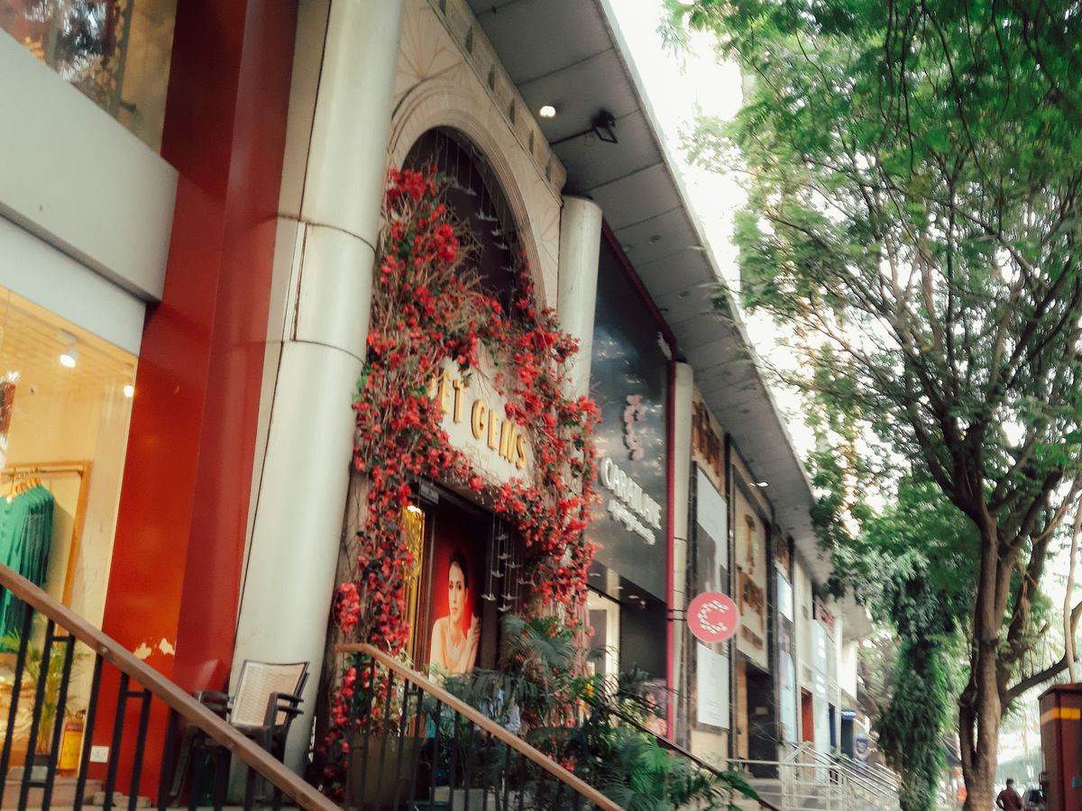 Kadıköy Bağdat Caddesi'nde 85 m² Kiralık Dükkan